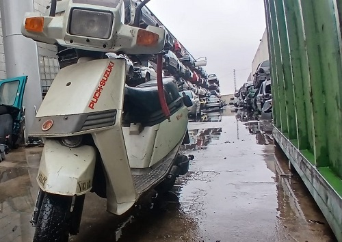 Misión divina. Traslado de una moto al&nbsp;desguace