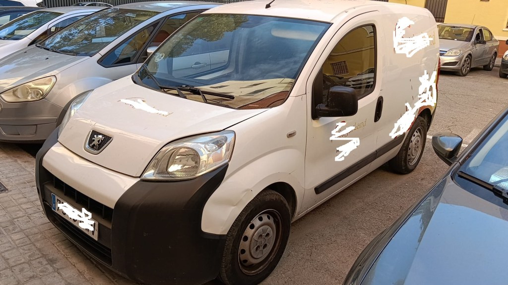 Pequeños portes en Mislata con furgoneta para trasladar muebles y cajas